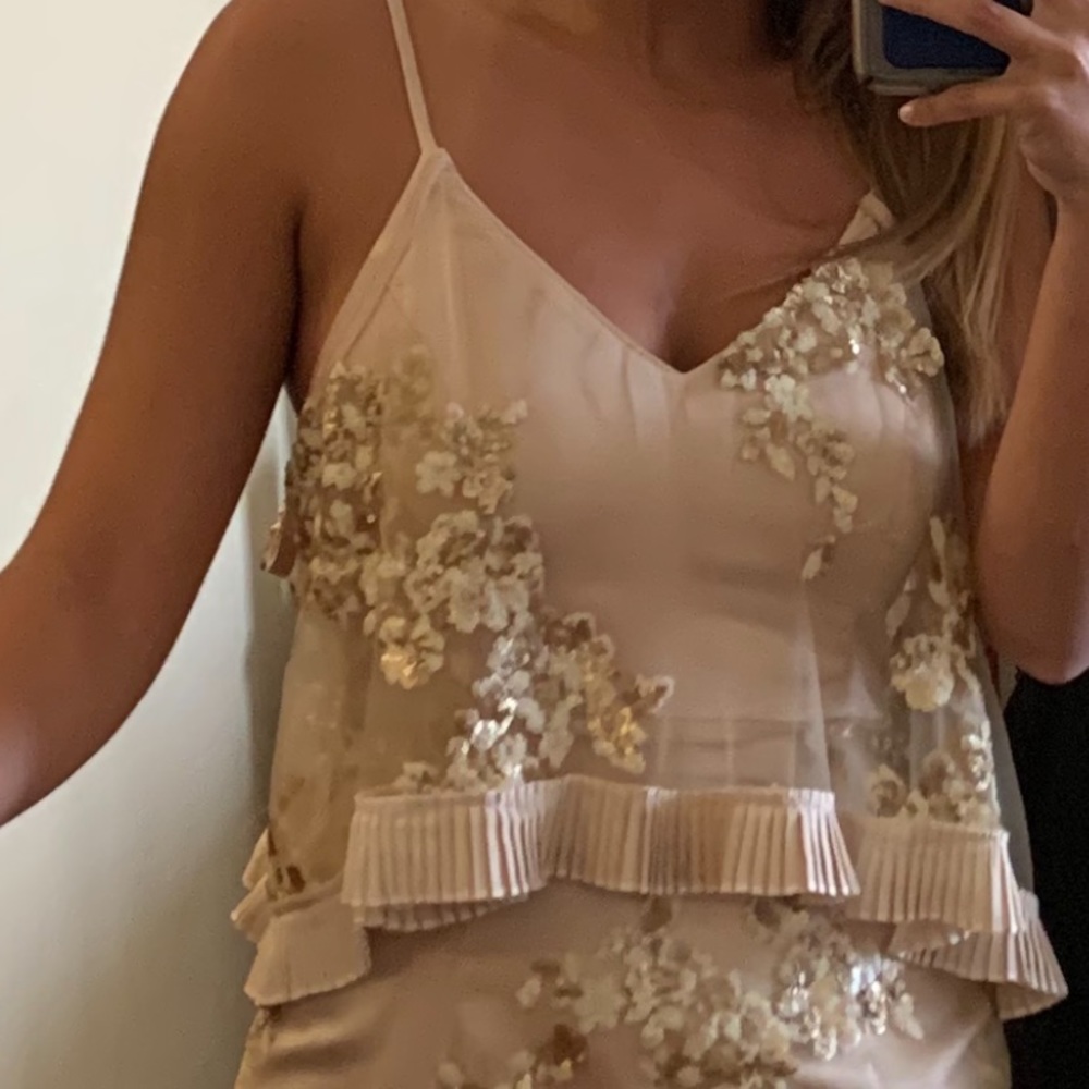 Champagne colored dress - Picture 2 of 4